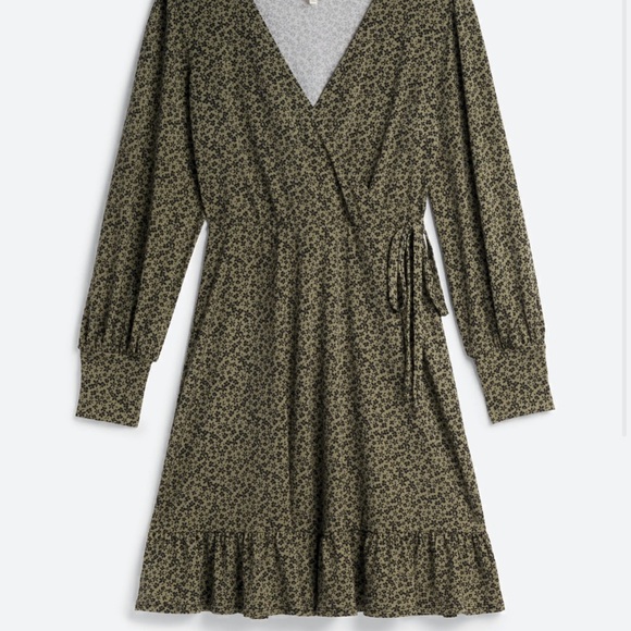 Dresses & Skirts - Knit faux wrap floral dress